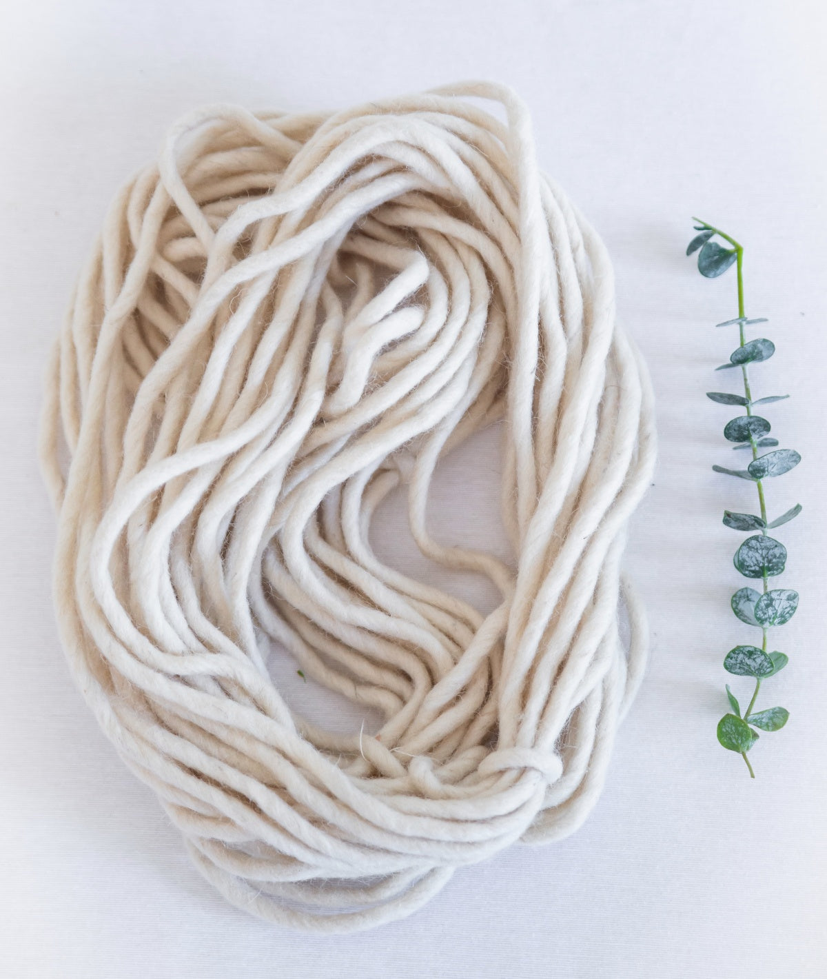 Cordon en laine feutrée couleur écru naturel