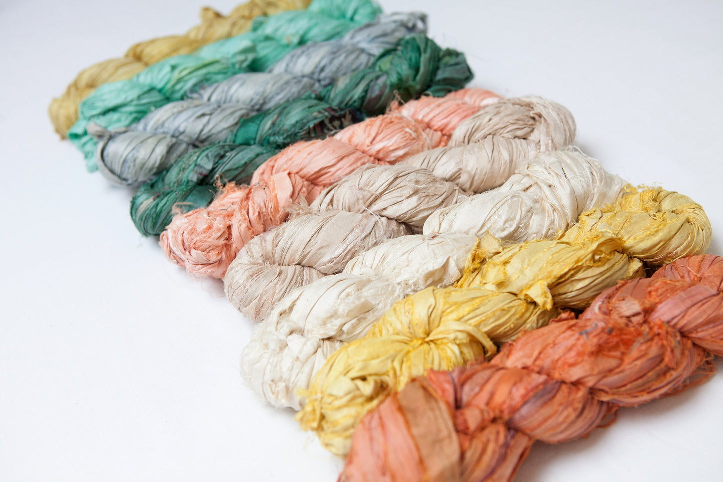 Cinta de seda reciclada color crudo - 100gr