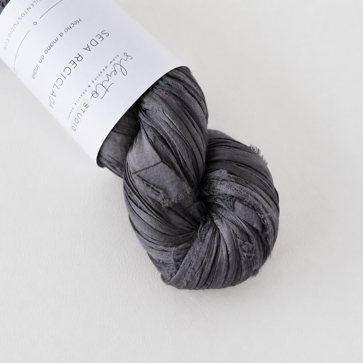 Ruban de soie de sari recyclé - écheveau de 100g - 40 couleurs