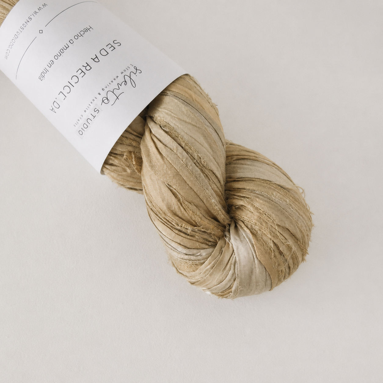 Ruban de soie de sari recyclé - écheveau de 100g - 40 couleurs