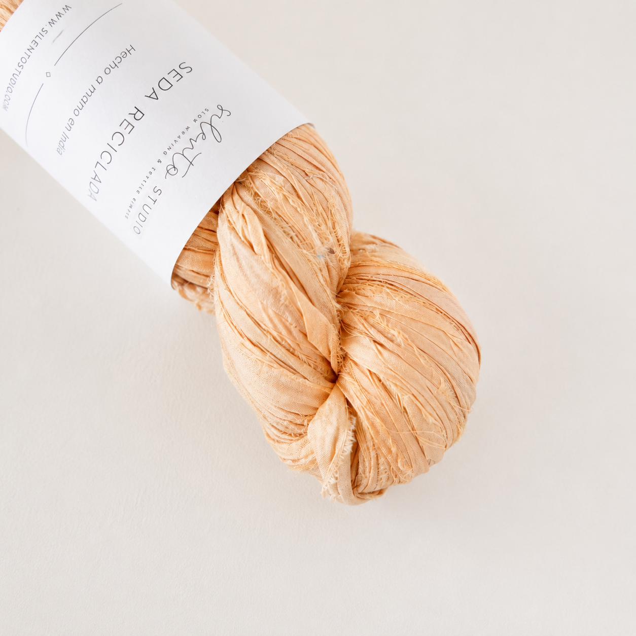 Ruban de soie de sari recyclé - écheveau de 100g - 40 couleurs