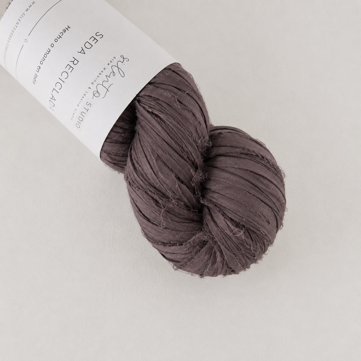 Ruban de soie de sari recyclé - écheveau de 100g - 40 couleurs