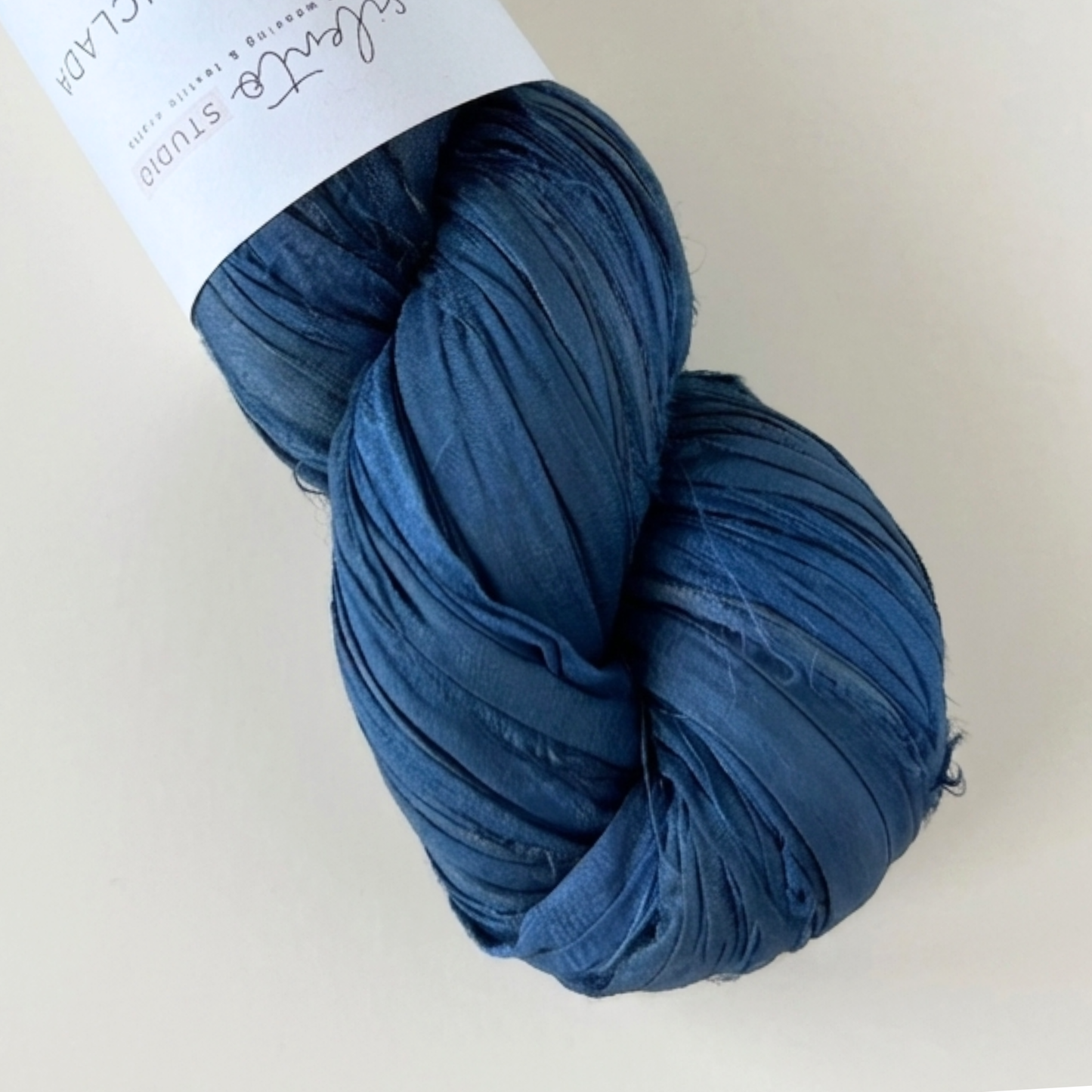 Ruban de soie de sari recyclé - écheveau de 100g - 40 couleurs