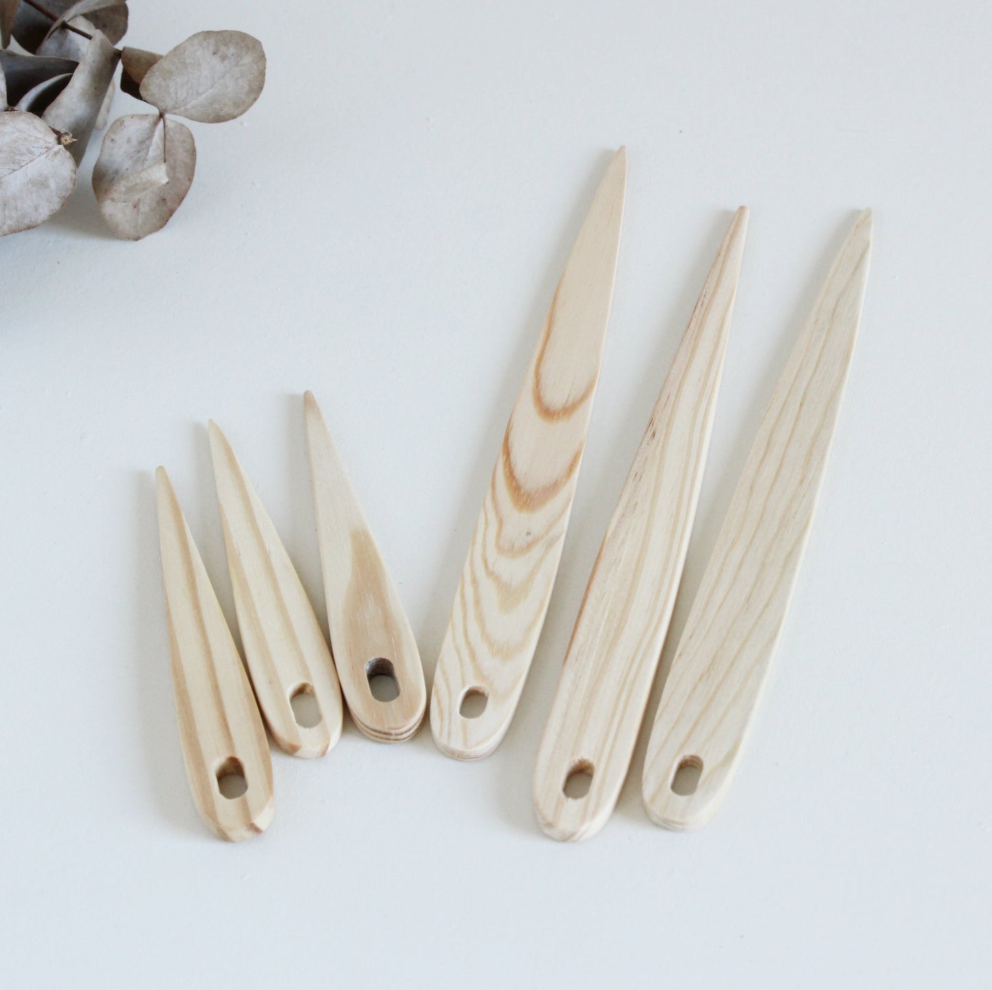 Aguja para telar de madera